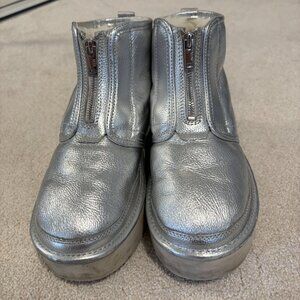 UGG Neumel Platform Zip Shine Ankle Boots Size 8 Silver Leather Shearling lined